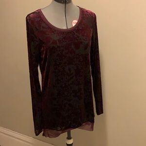Simply Vera Burnout Velvet Top